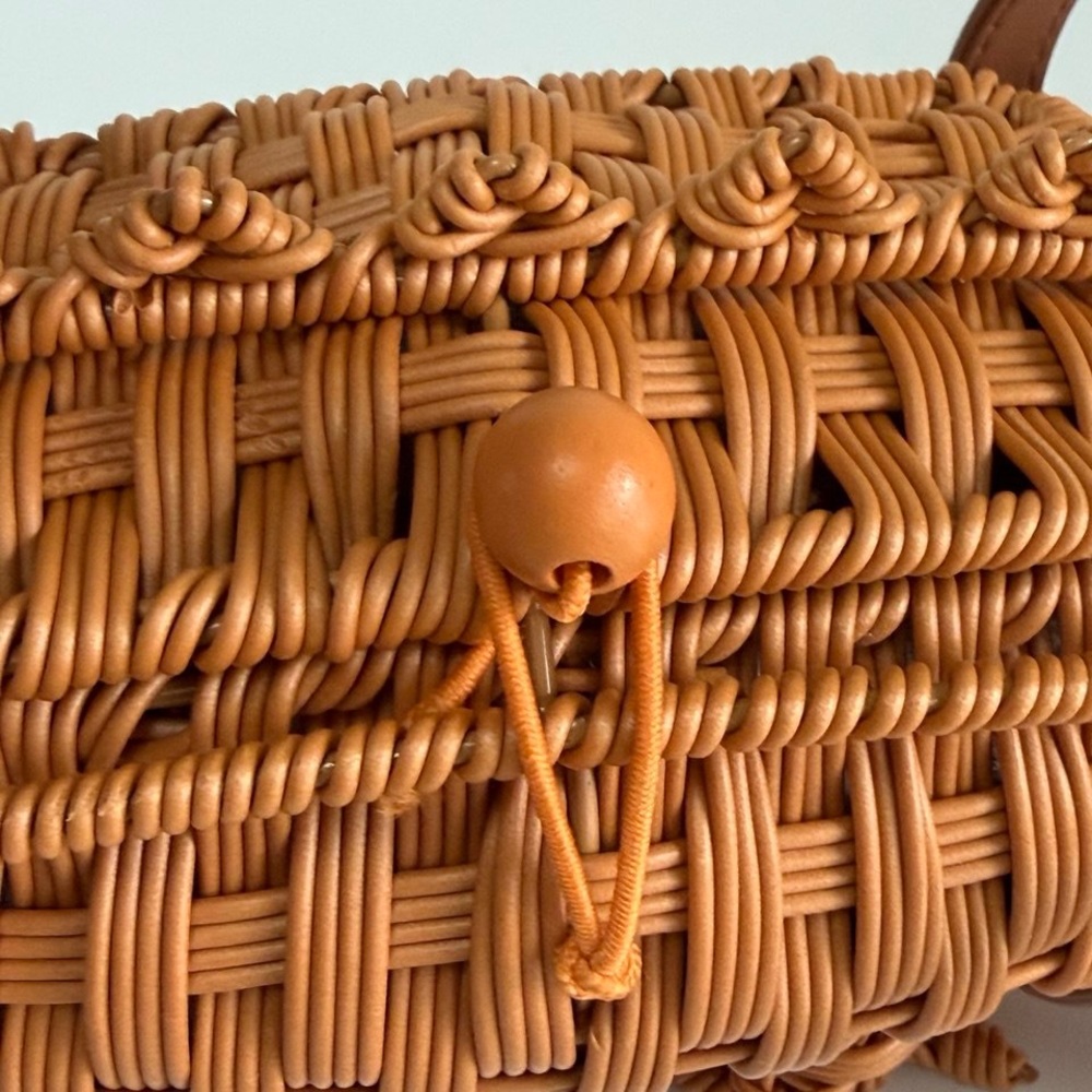 Tommy Bahama Wicker Woven Crocodile Shaped  Bag Handbag New NWT - Picture 9 of 14